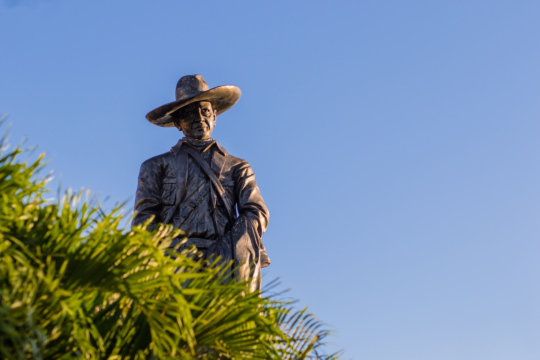 Photo of statue of Augusto Cesar Sandino in Managua, Nicaragua
